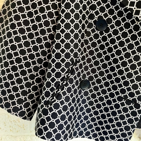 Black and White Print Cropped Blazer - Picture 2 of 6